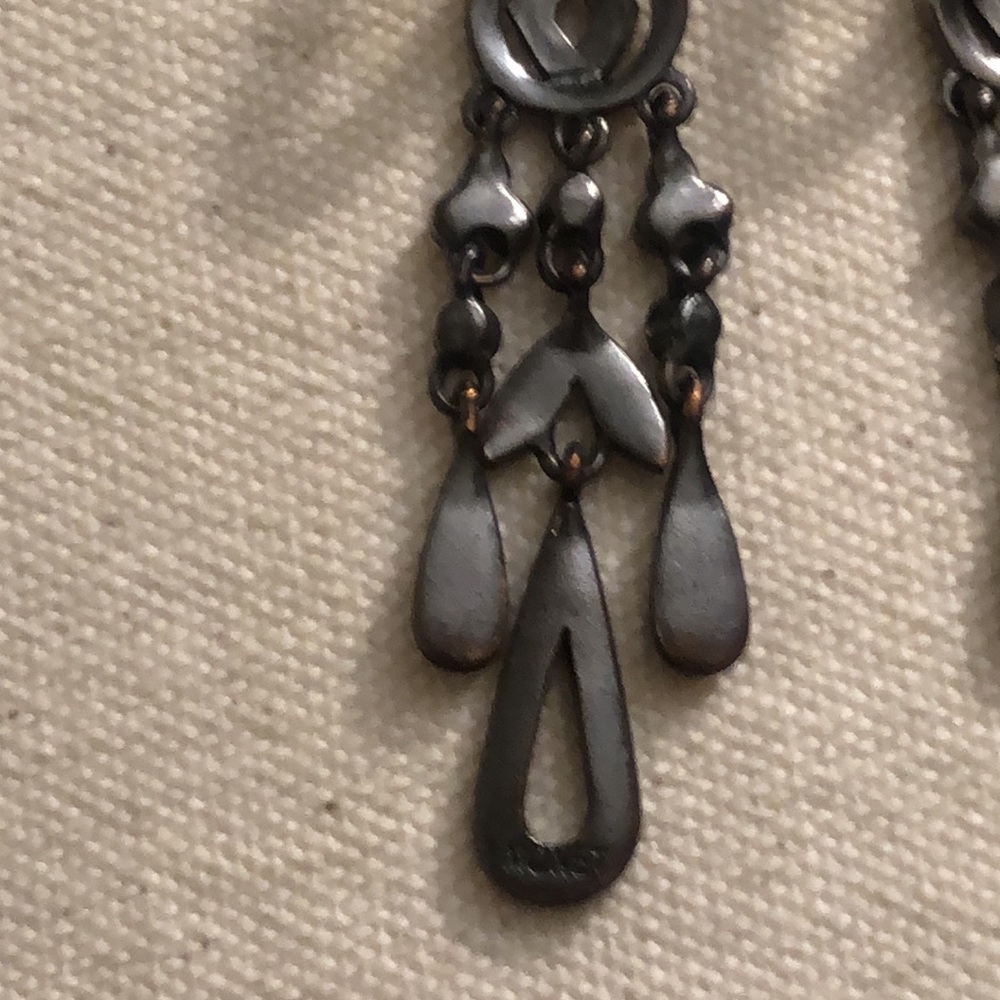 Black and Gray Vintage Monet Dangly Earrings. Has a goth Victorian vibe. 🖤 - Picture 13 of 16